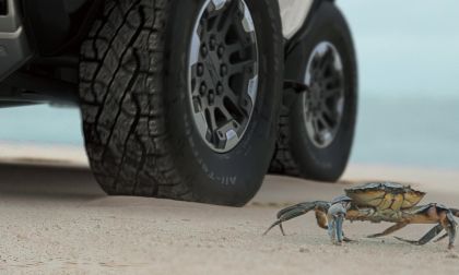 GMC Hummer Pickup Will be Able to Walk Diagonally Like a Crab