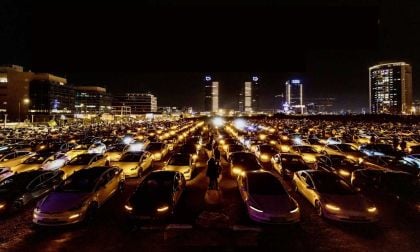 HUGE Tesla Light Show In Israel With Over 700 Teslas - In Impressive Display