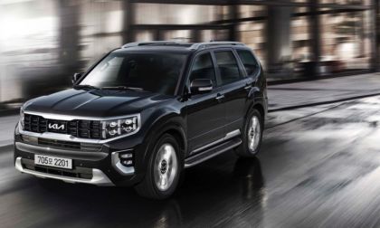 Kia Mohave SUV driving