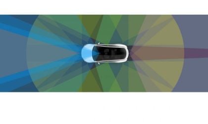 Tesla driver loses license over dumb stunt.