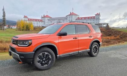 A 2026 Honda Passport TrailSport sits in front of the majestic Mt. Washington hotel