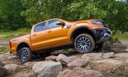 2020 Ford Ranger traverses rocks