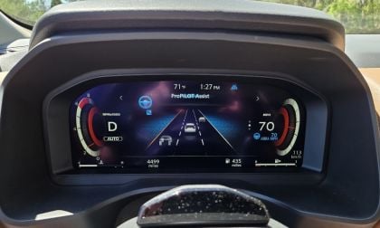 Image of Nissan's ProPilot 2.1++ system driving a Rogue by John Goreham