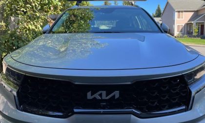 Silver 2022 Kia Sorento PHEV, from the front