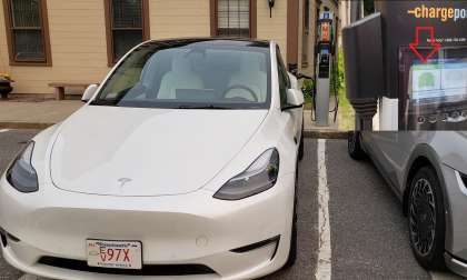 Image of Tesla parked not charging by John Goreham