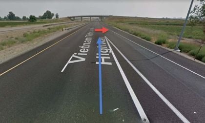 Tesla Autopilot right lane merging problem