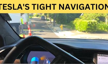 Tesla FSD Navigates In a Tight Road