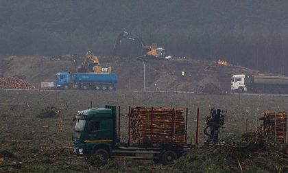 Tesla removing rubble mountain from Giga Berlin construction site
