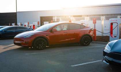 Tesla Superchargers -VS- CCS Charging Stations: The Differences