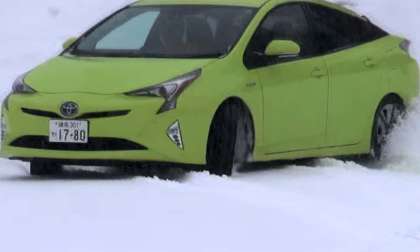 How Toyota's Prius AWD system works.