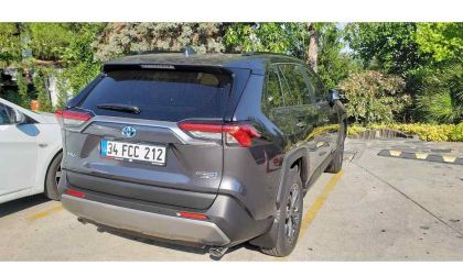 Image of Toyota RAV4 Hybrid in Turkey by John Goreham