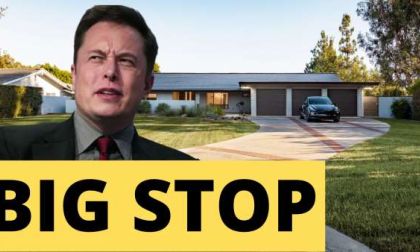 Something Is Happening With Tesla's Solar Roofs as It Stops New Schedulings