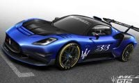 Rendering of the upcoming Maserati MC20 GT2 with blue paint, a black hood and roof and a large rear spoiler.