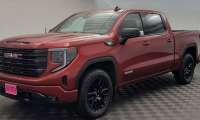 Steven’s 2023 GMC Sierra 1500 displayed on a dealership lot shortly before experiencing a transmission-related failure on the highway.