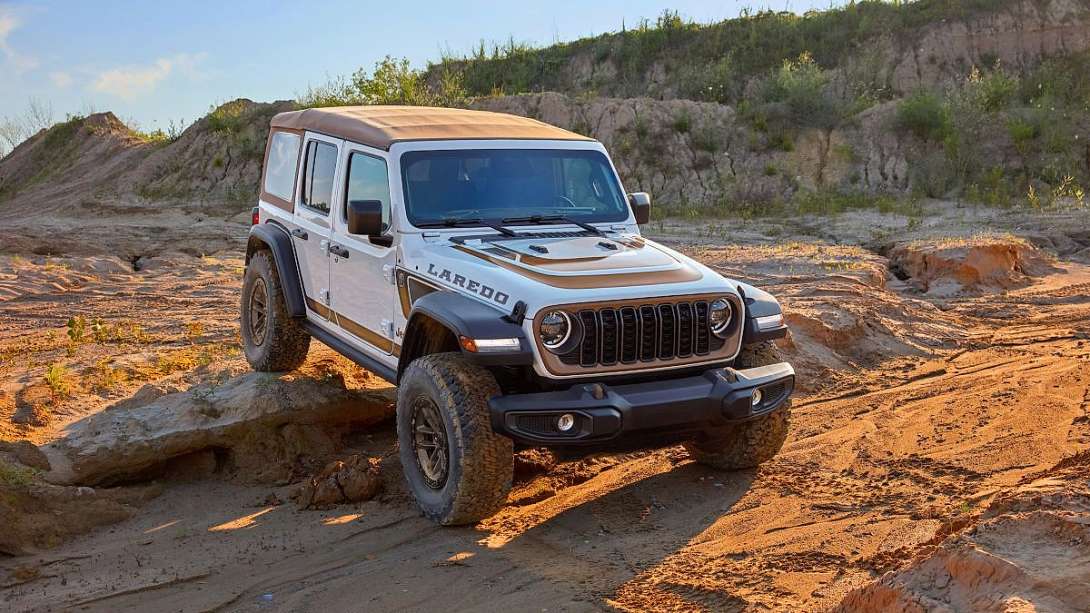 2027 Jeep Wrangler Laredo
