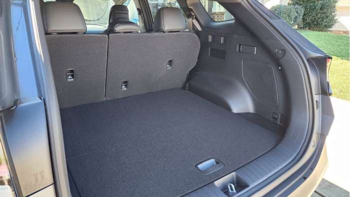 The 2023 KIA Sportage PHEV trunk