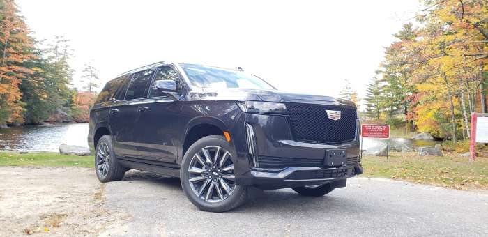 Images of the 2023 Cadillac Escalade 4WD Sport Platinum by John Goreham