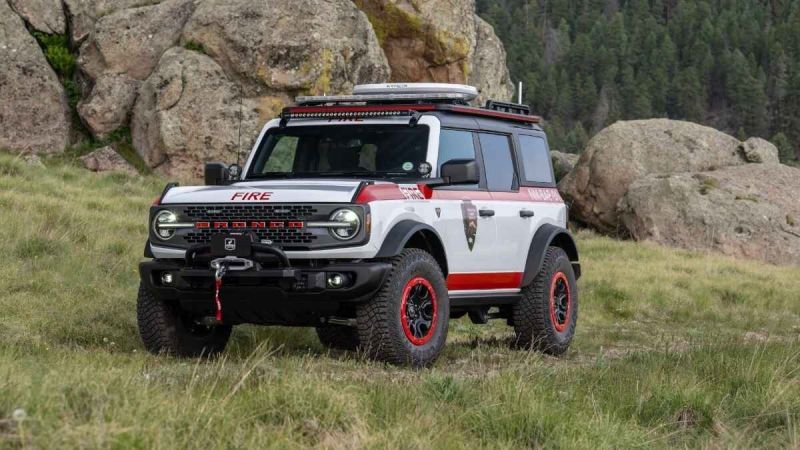 Working with the Badlands Monument, Ford has designed and donated a state-of-the-art key response car to fight wildfires Ford Badlands Chief's Car